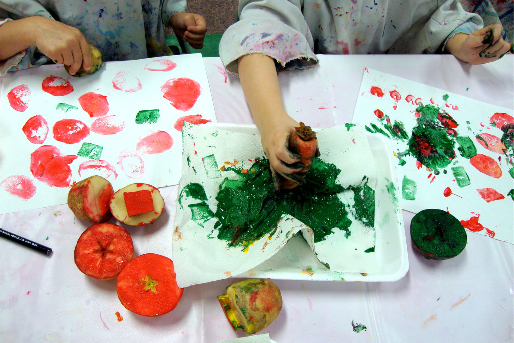 Games and activities at Park Meadows Christian Playschool - art